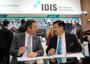 IDIS executive signing agreement at IFSEC 2016